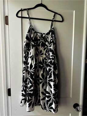 Black & White Floral Top - Women's Spaghetti Strap Tunic